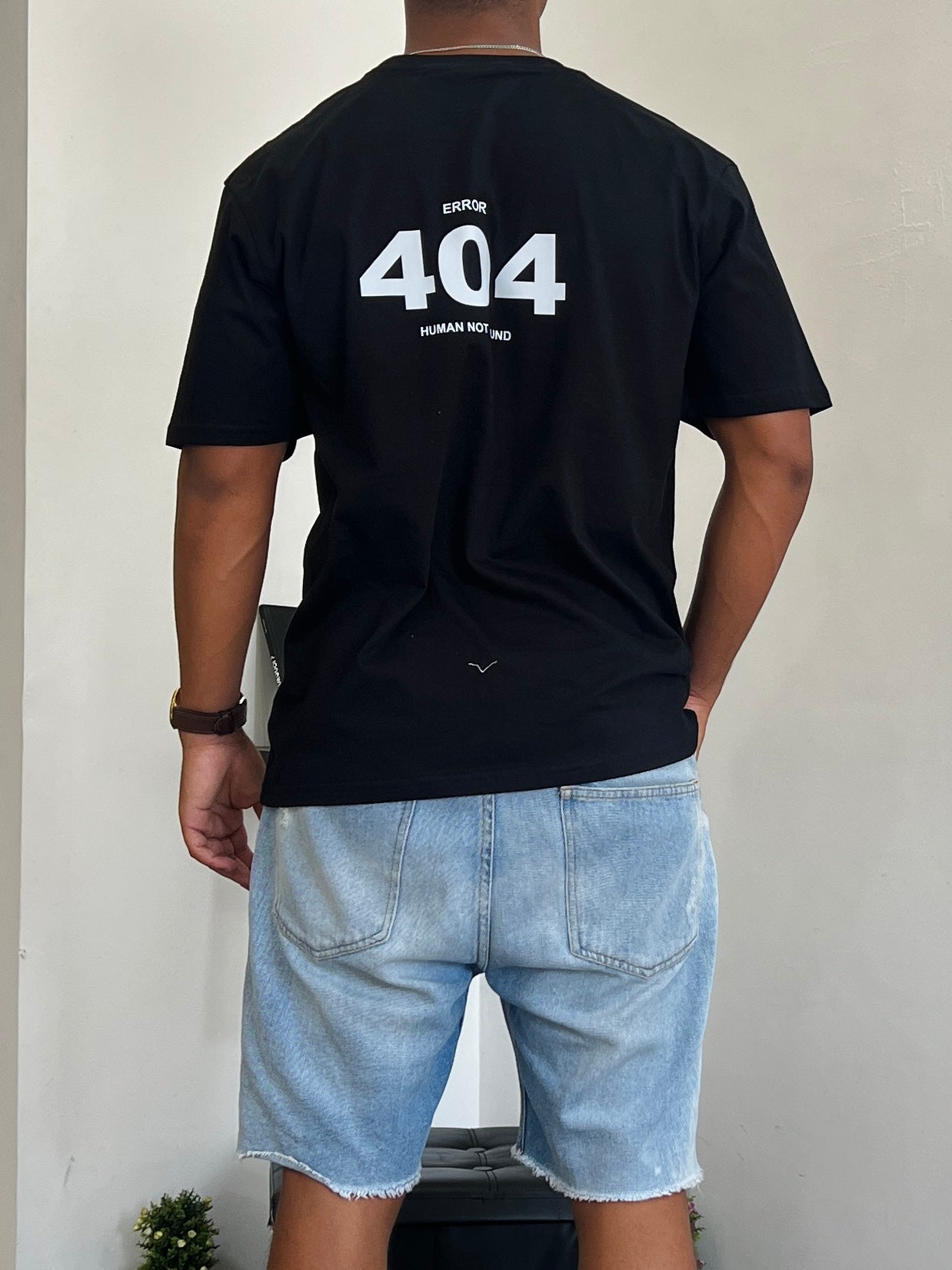 404 HUMAN NOT FOUND